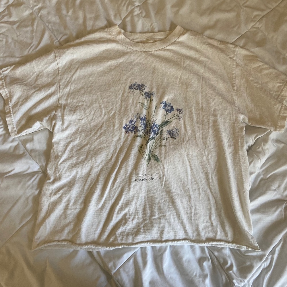 Brandy Melville John Galt Forget-Me-Not Graphic Short Sleeve Tee